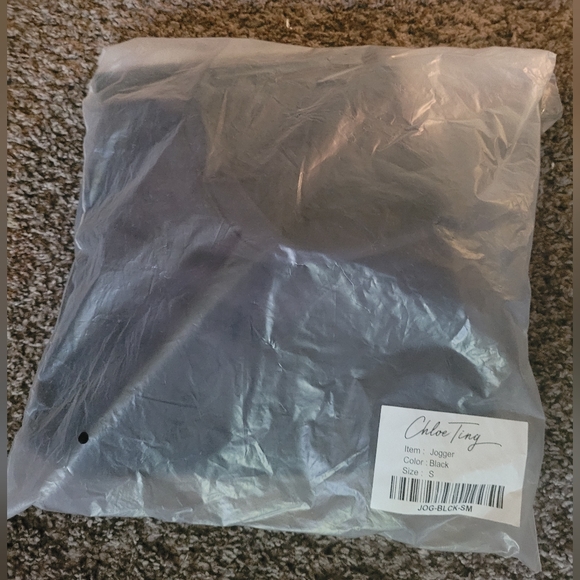 NWT Chloe Ting black embroidered joggers Size S (runs small) - Picture 6 of 6